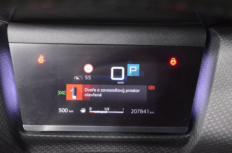 Citroën C4 (2022) 1.5BHDi 130 Feel Pack AT - fotka 12 z 16