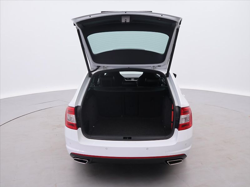 Škoda Octavia 2,0 TDI RS 135kW DSG Challenge - fotka 9 z 32