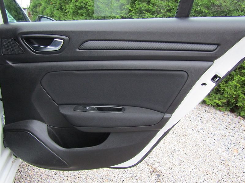 Renault Mégane (2019) 1.3 TCe  AUTOMAT - fotka 28 z 46