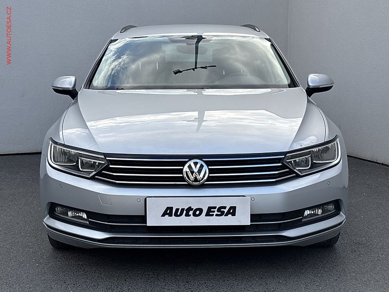 Volkswagen Passat (2018) 1.6 TDi, Comfortline, navi, - fotka 2 z 18