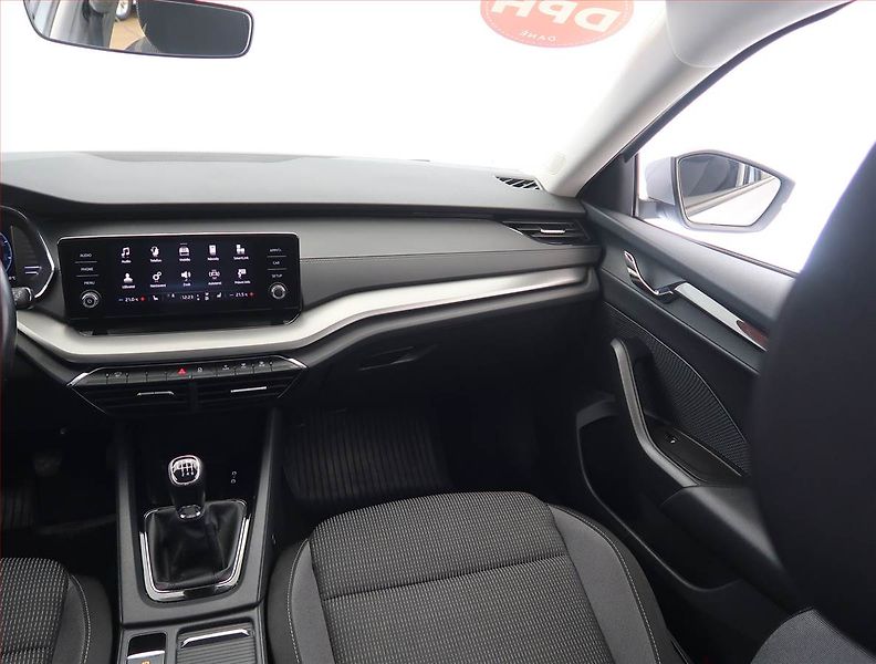 Škoda Octavia (2023) Ambition 2.0 TDI, ČR,1.maj - fotka 8 z 24