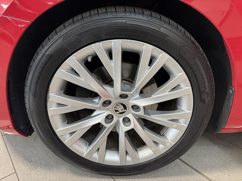 Škoda Superb 2.0TDI 4x4 DSG StylePlus - fotka 38 z 50