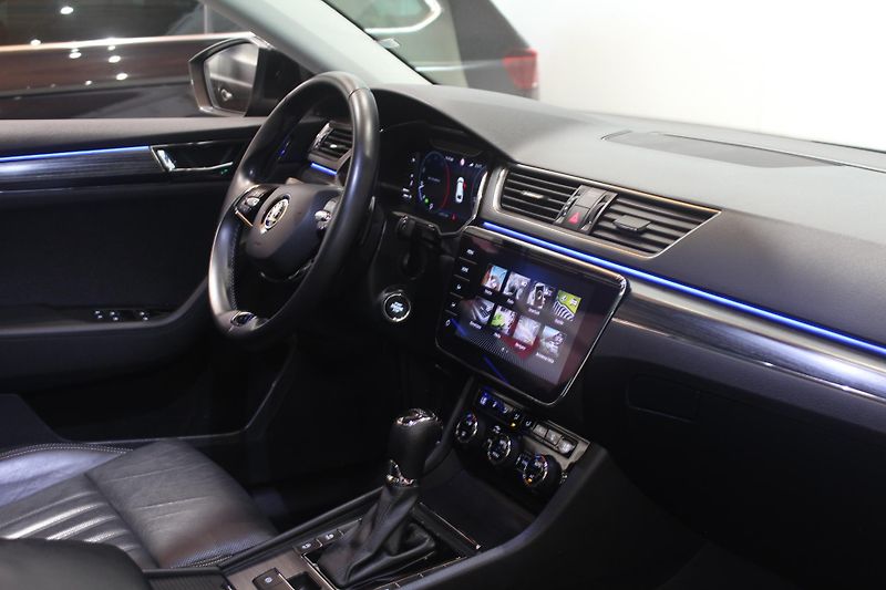 Škoda Superb (2021) 2.0TDI DSG Edition Style+ - fotka 23 z 39