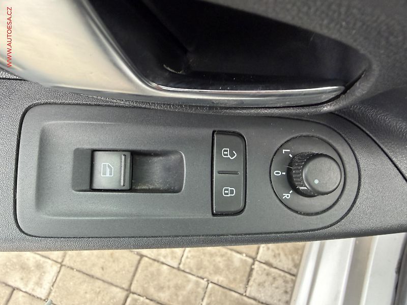 Volkswagen up! (2013) 1.0i, AC, STK1/28 - fotka 13 z 15