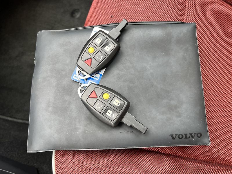 Volvo C30 1.6D ABS KLIMATIZACE TAŽNÉ - fotka 28 z 35