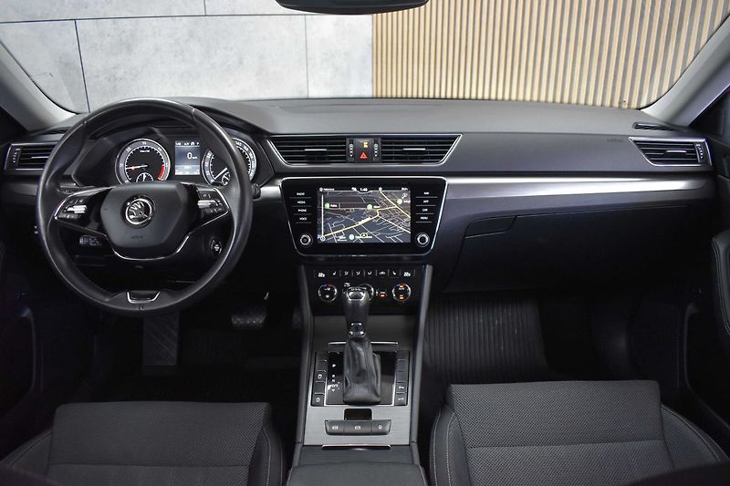 Škoda Superb 2.0 TDI 147kW STYLE*DPH*ČR 1.M - fotka 7 z 44