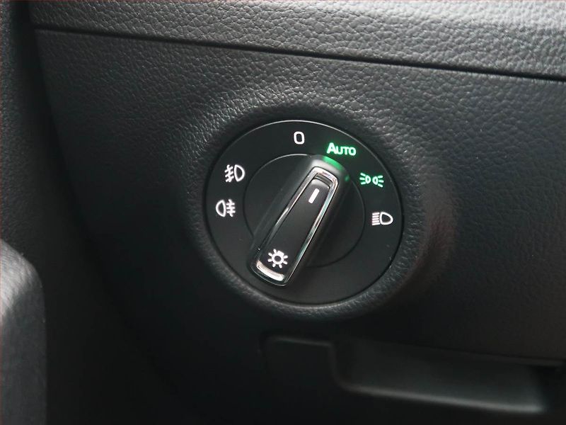 Škoda Superb (2017) 1.4 TSI, Tempomat - fotka 18 z 19