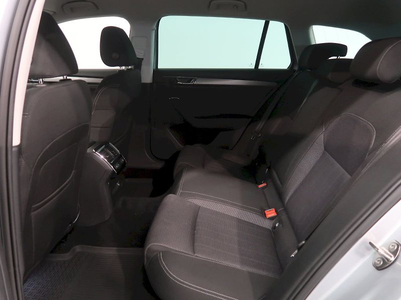 Škoda Superb (2022) iV STYLE 1.4TSI 160KW DSG - fotka 16 z 44