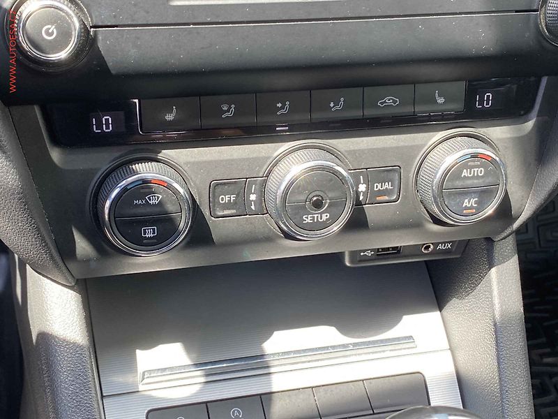 Škoda Octavia (2014) 1.4 TSi, Elegance - fotka 14 z 17