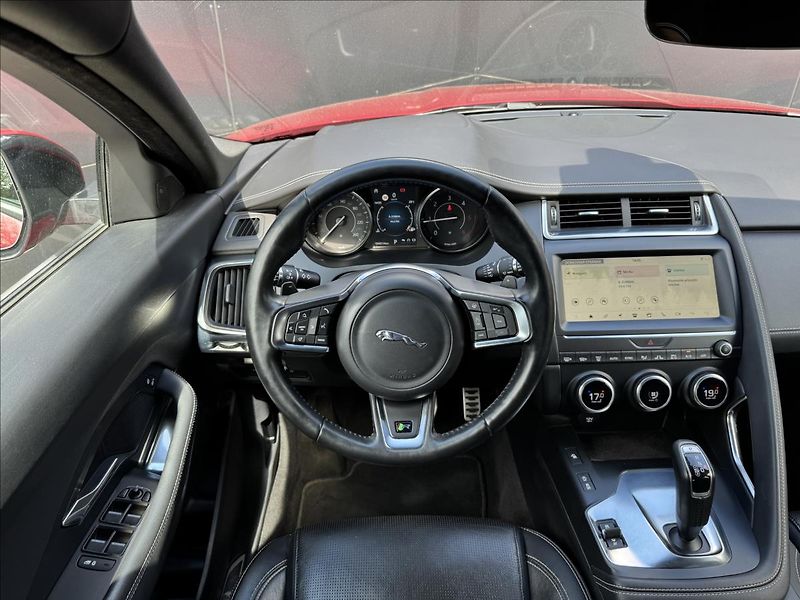Jaguar E-Pace 2,0 D180 R-Dynamic S AWD AT - fotka 15 z 26