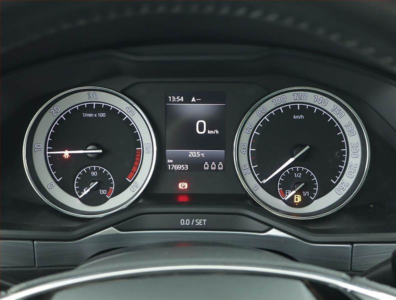 Škoda Superb (2021) 2.0 TDI, Serv.kniha, Navi - fotka 11 z 15