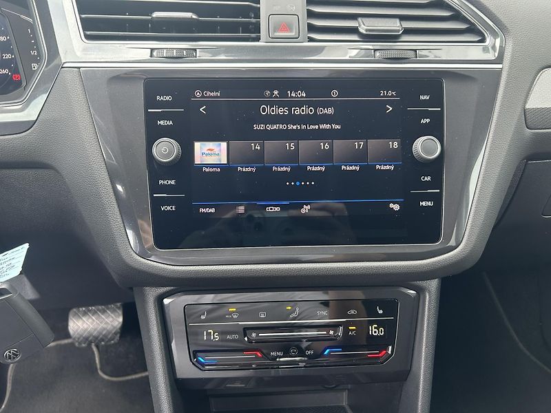 Volkswagen Tiguan 2.0TDI 110kW DSG - fotka 17 z 23