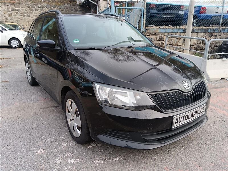 Škoda Fabia 1,0 MPi  Active - fotka 16 z 21