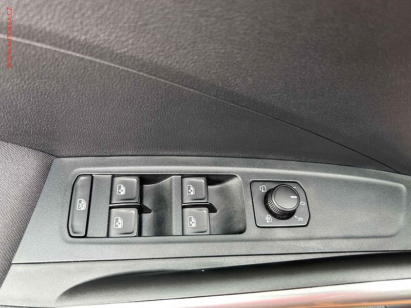 Škoda Fabia (2023) 1.0 TSi, 1.maj,ČR, Style, DSG - fotka 11 z 20