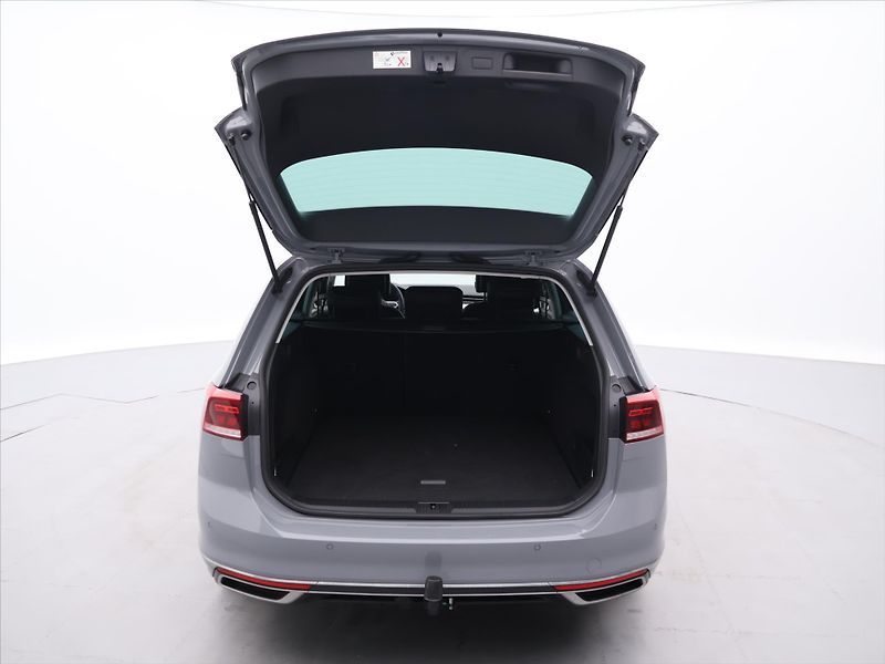 Volkswagen Passat Variant 2.0 TDI 147kW 4MOT DSG CZ DPH - fotka 9 z 30