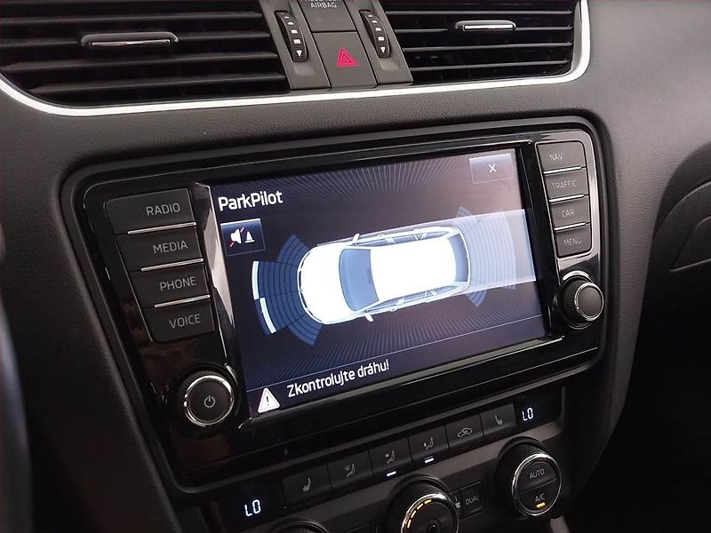 Škoda Octavia (2015) Style 1.6 TDI, Serv.kniha - fotka 22 z 22
