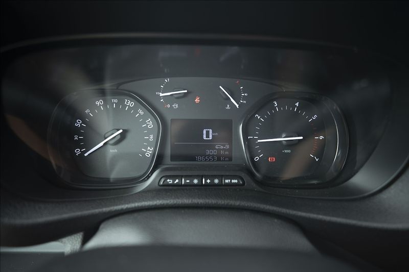 Toyota ProAce 2,0 D-4D NAVI VÝHŘEV 1. MAJ ČR - fotka 25 z 30