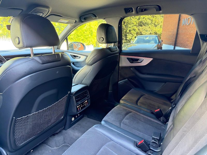 Audi Q7 50TDi-ČR-R21-S LINE-FACELIFT - fotka 30 z 35