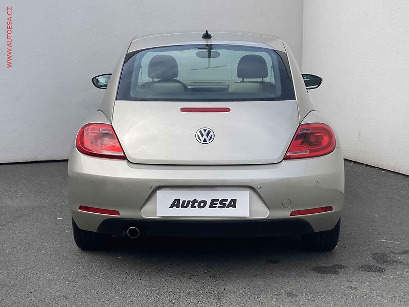 Volkswagen Beetle (2013) 1.2 TSi, Bixen, kůže, navi - fotka 5 z 15