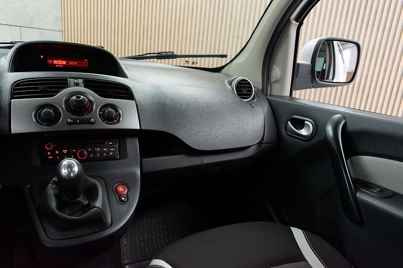 Renault Kangoo 1.6i Authentique*TAŽNÉ*KLIMA* - fotka 9 z 25