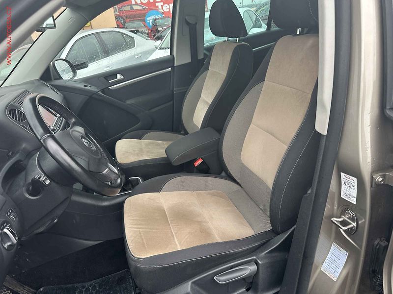 Volkswagen Tiguan (2013) 2.0 TDi, Sport&Style, panor - fotka 9 z 18
