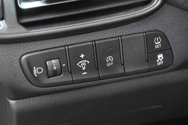 Tříletý exemplář Hyundai i30 kombi může novému majiteli dobře sloužit ještě dlouhou dobu.