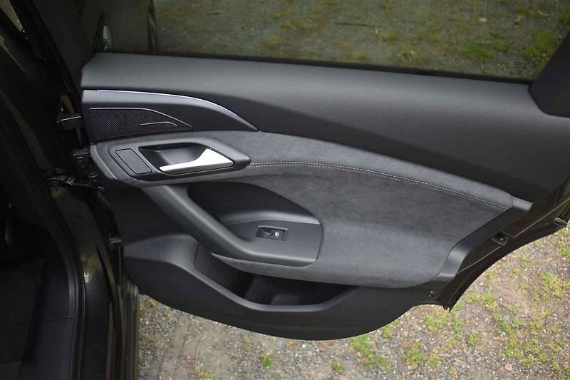 Audi A6 e-tron je hodně pohodlné auto s velmi dobrým dojezdem.