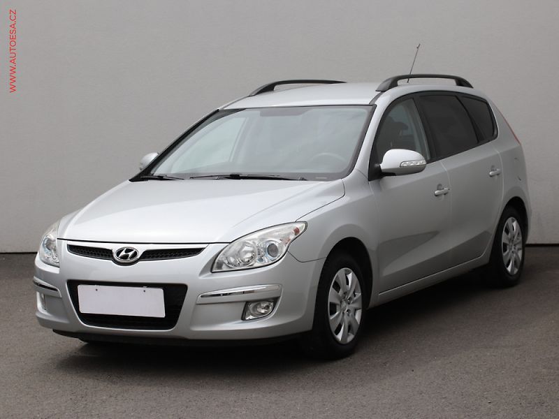 Hyundai i30 (2008) 1.6 CRDi, AC, TZ - fotka 3 z 3