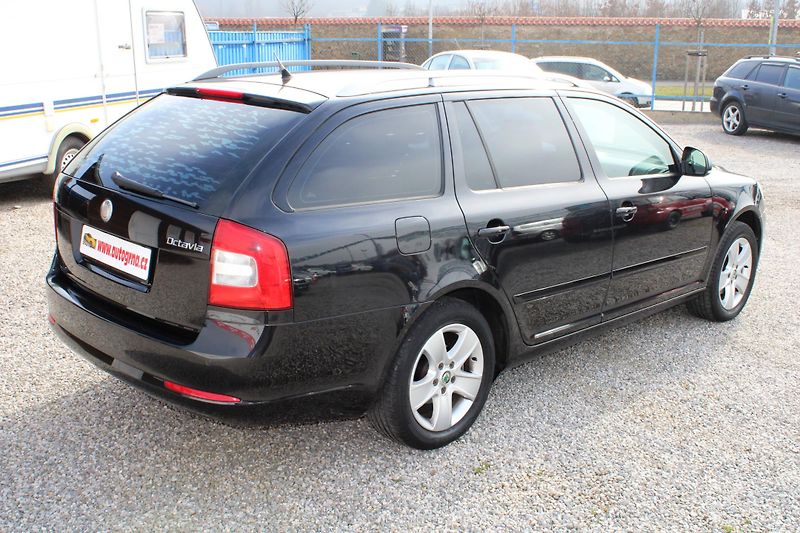Škoda Octavia (2009) 1,4TSI KLIMA TEMPOMAT EL.OKNA  - fotka 7 z 15