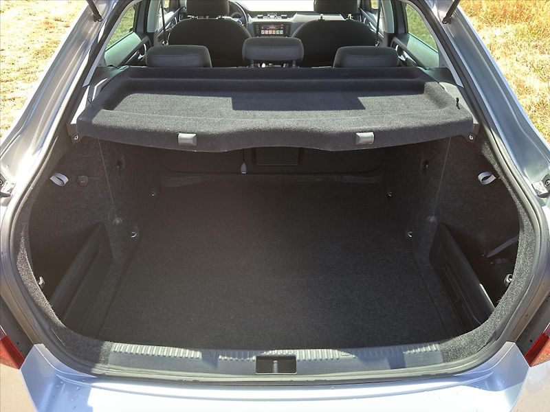 Škoda Octavia 1,6 TDI DSG CZ Style LED DPH - fotka 10 z 38