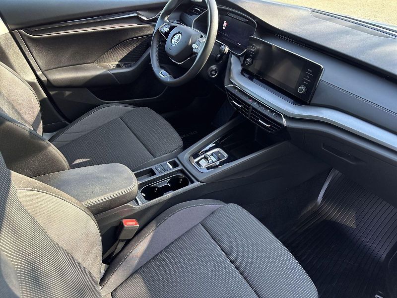 Škoda Octavia (2022) 1.5 TSI M-HEV DSG Ambition+ - fotka 10 z 32