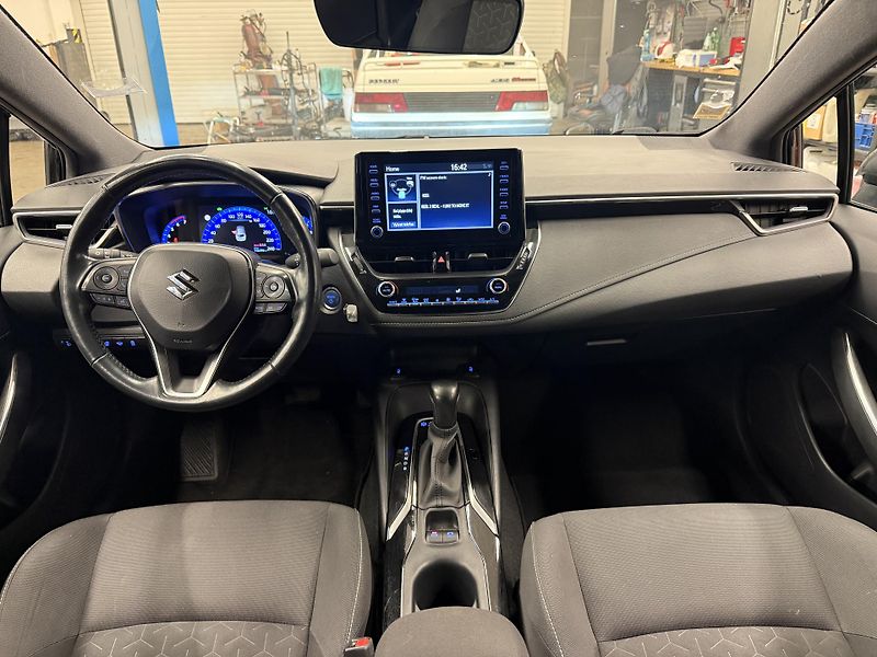 Suzuki Swace 1.8 Hybrid Comfort+ 72kW - fotka 9 z 22