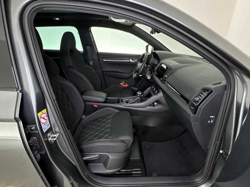 Škoda Karoq Sportline 4x4 DSG, nez. topení - fotka 9 z 30