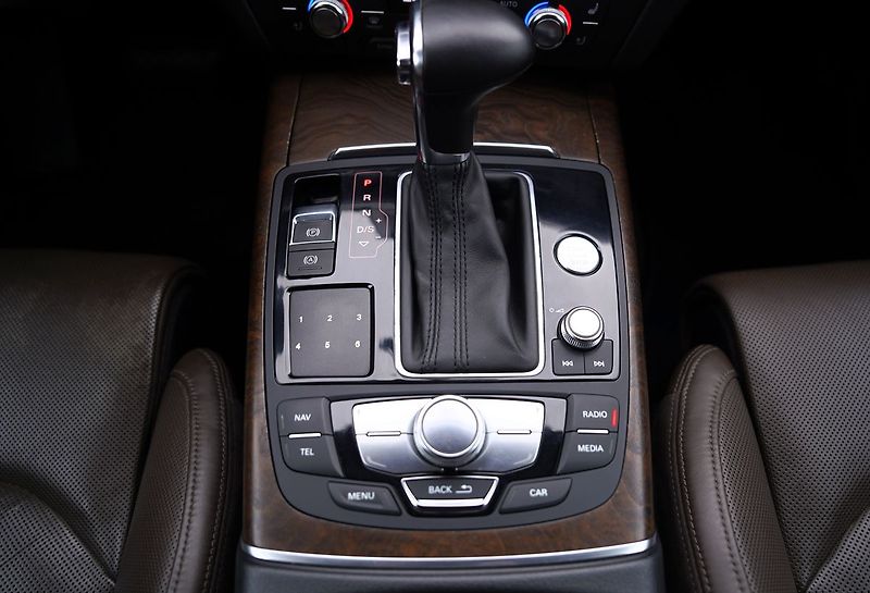 Audi A6 Allroad 3.0 TDI 180kW quattro S tronic - fotka 38 z 53