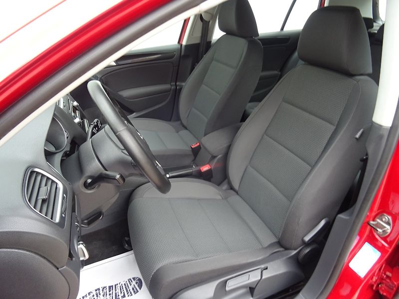 Volkswagen Golf (2009) 1.6i,75kW,1maj,S.kni,klima - fotka 10 z 25