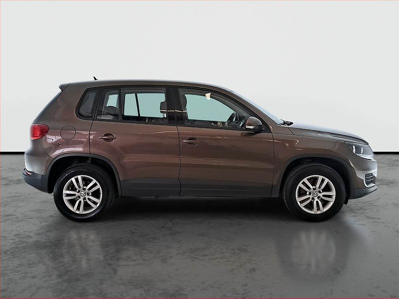 Volkswagen Tiguan (2012) 2.0 TDI, Serv.kniha - fotka 6 z 19