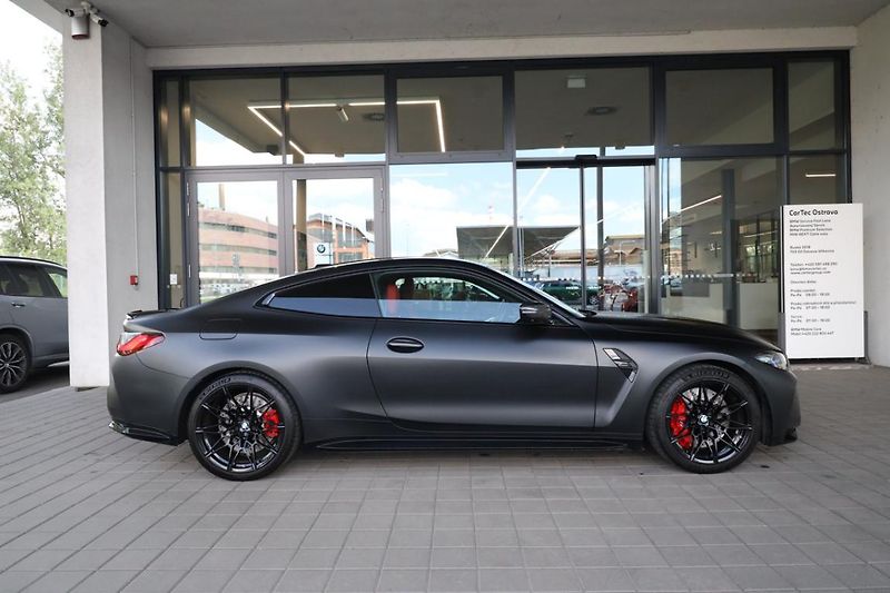 BMW M4 Competition M xDrive - fotka 4 z 35