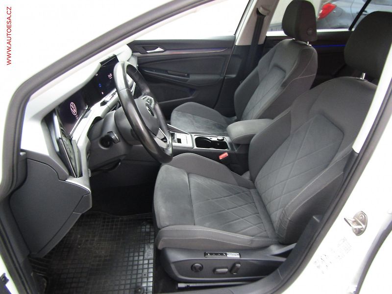 Volkswagen Golf (2020) 1.5 TSi, Style, LED, navi - fotka 9 z 22