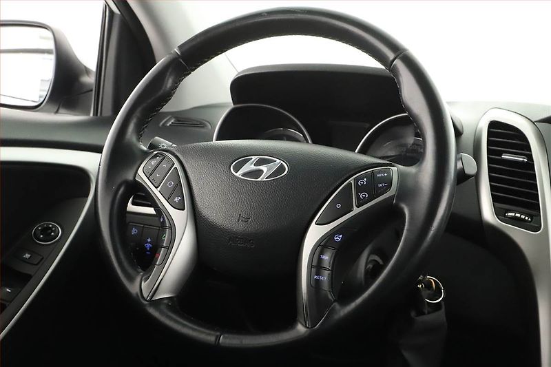 Hyundai i30 (2016) 1.6 CRDi, Serv.kniha, Tempomat - fotka 8 z 13