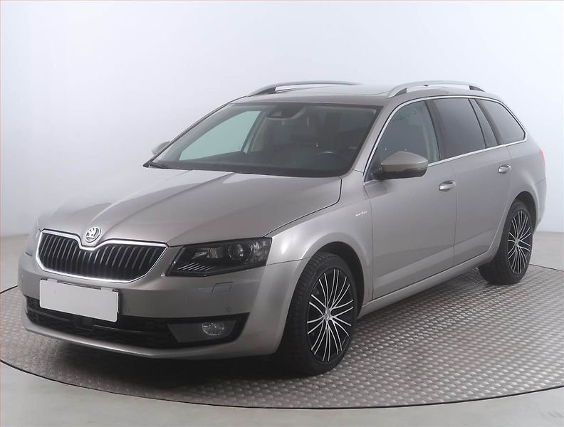 Škoda Octavia (2015) Laurin&Klement 2.0 TDI, 4X4 - fotka 2 z 16