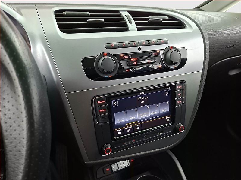Seat Leon (2010) Comfort 1.8 TSI, jezdí výborně - fotka 12 z 18