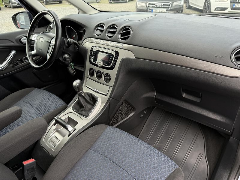 Ford Galaxy 2.0i 107kW 7míst - fotka 10 z 18