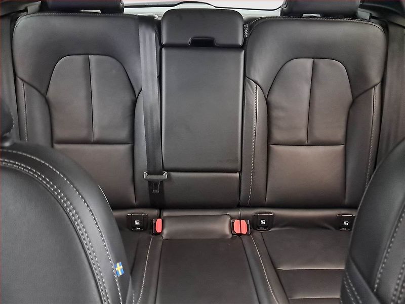 Volvo XC40 (2019) D3 AWD, 4X4, Automat, Kůže - fotka 10 z 23