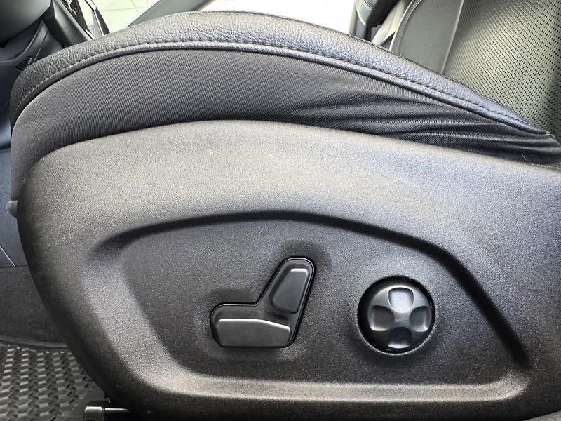 Jeep Compass S 4xe 1,3T 177kW*REZERVACE! - fotka 32 z 37