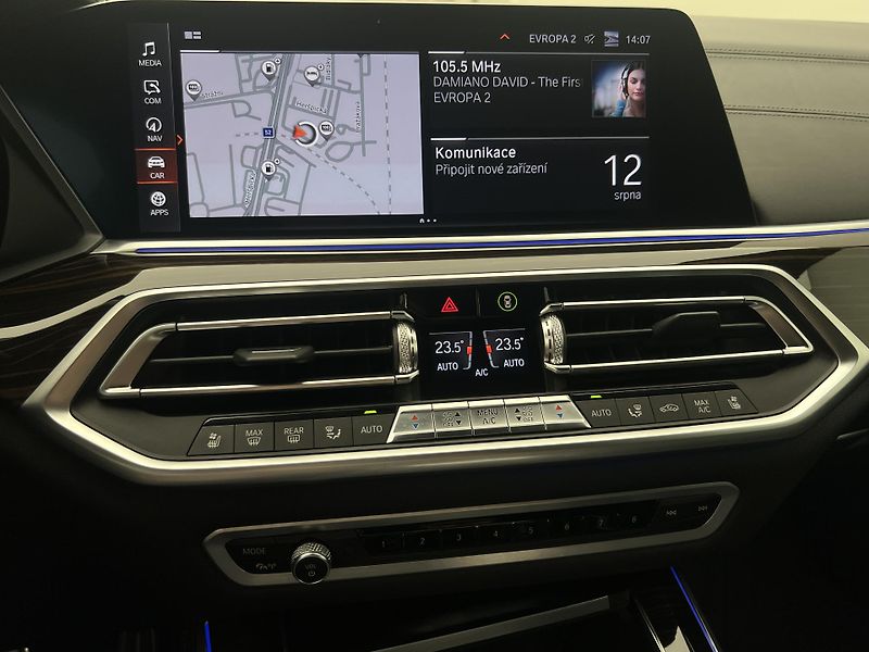 BMW X5 XDrive 30d M-Paket AUT CZ - fotka 29 z 50