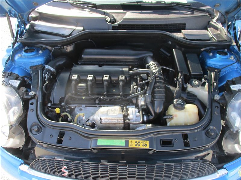 Mini Cooper S 1,6 i, aut. klima,Cebia,128kW - fotka 23 z 32
