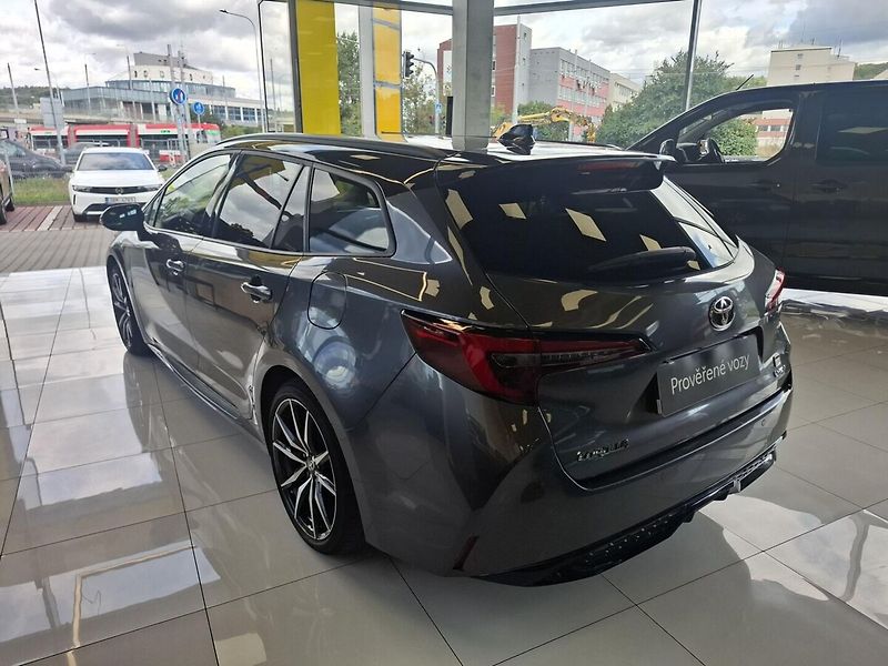 Toyota Corolla 2.0HEV 112KW GR Sport 2024 - fotka 4 z 13