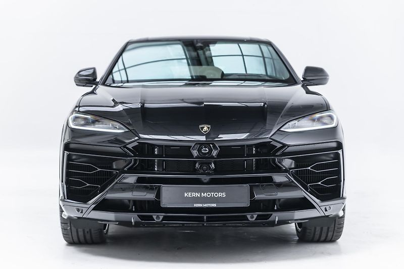 Lamborghini Urus - fotka 3 z 42