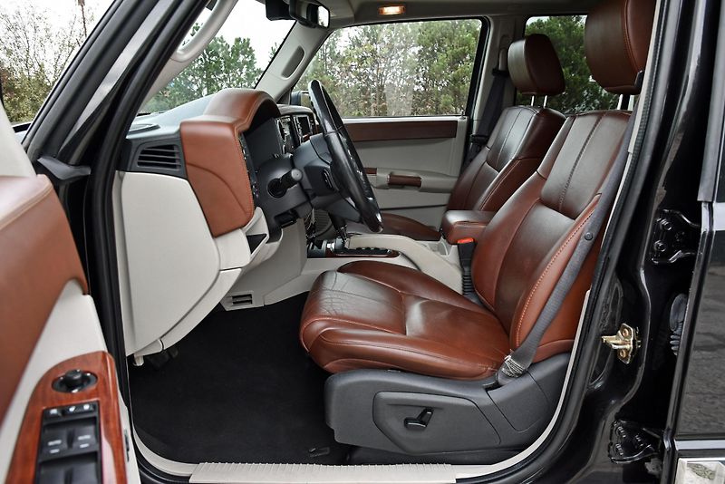 Jeep Commander 3.0 CRD V6 AT 4WD LIMITED,7SED - fotka 8 z 50