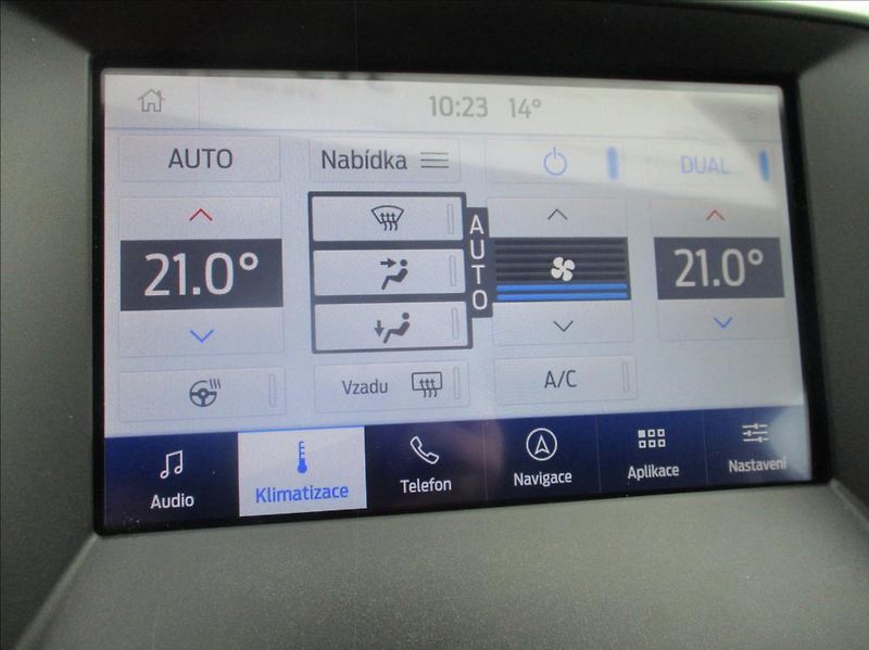 Ford S-MAX 2,0 TDCi, Titanium,servis,DPH, - fotka 21 z 38